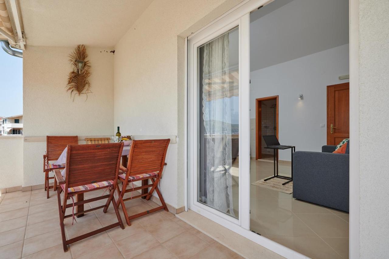 T&T Sea View Apartments Traù Esterno foto